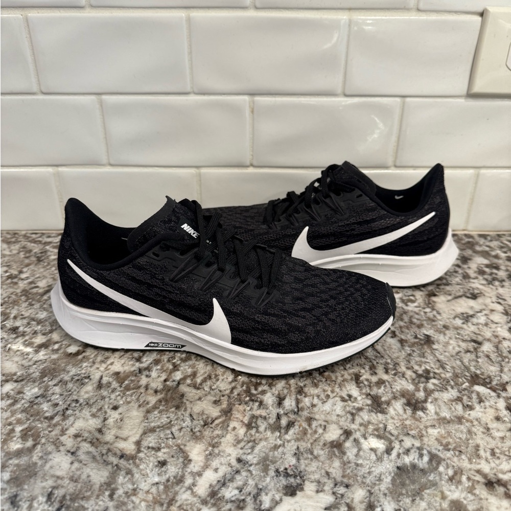 Women’s Nike Pegasus 36 (size 8)